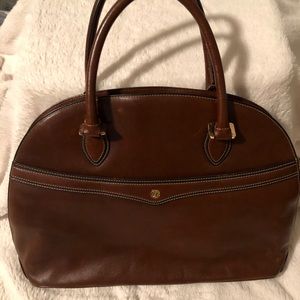 Gorgeous Gold Pfeil bag in rich, chestnut brown leather with gold tone hardware.